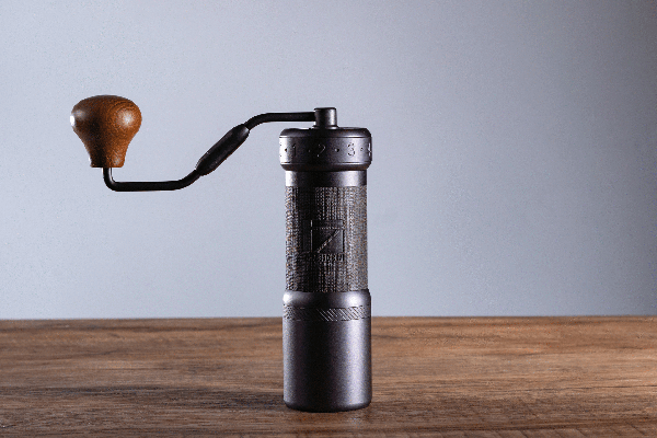 Manual Coffee Grinders: Practicality, Quality, and Convenience in 2026 1